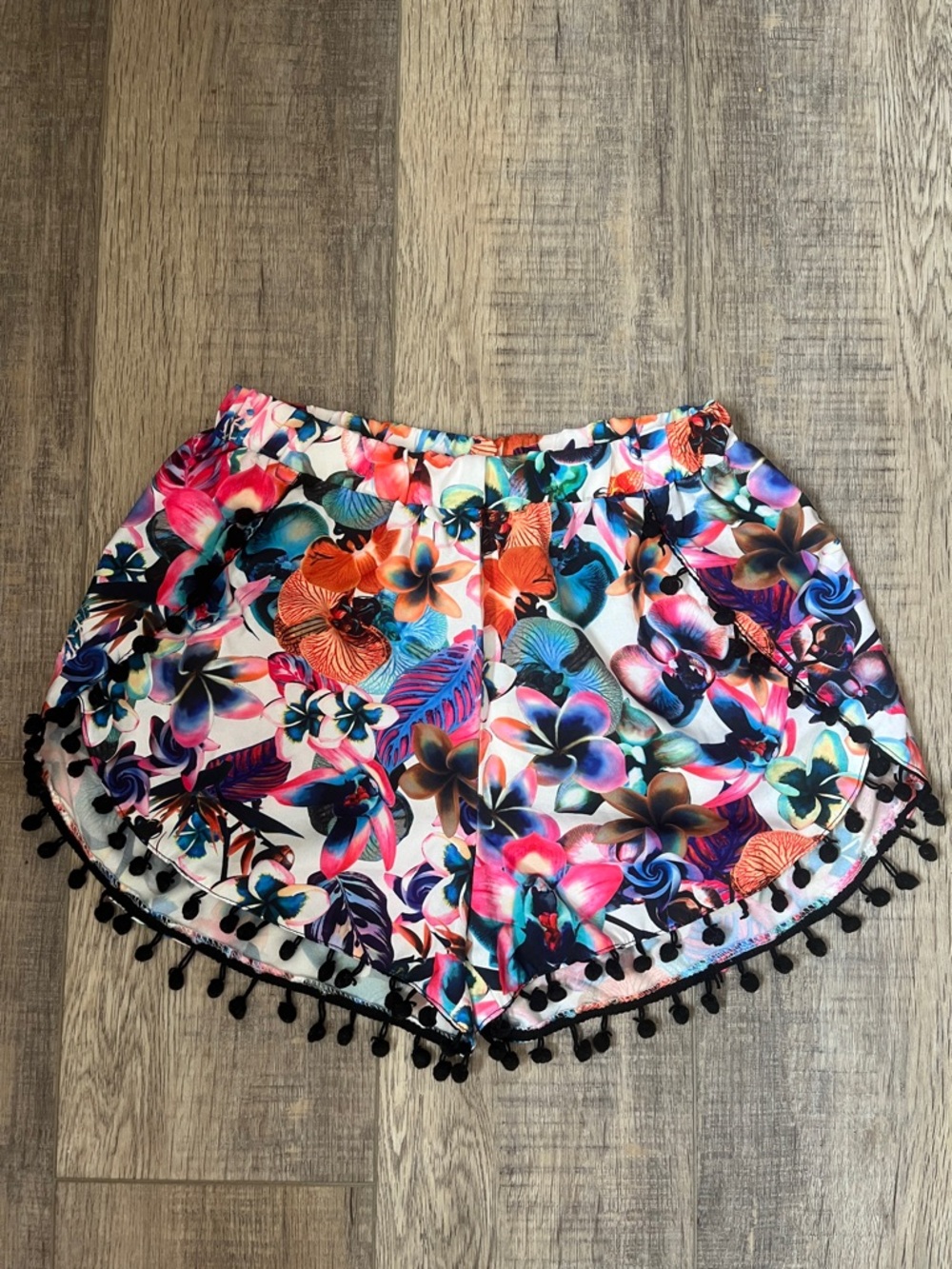Floral Pom-Trim Women’s Casual Shorts - Multicolor